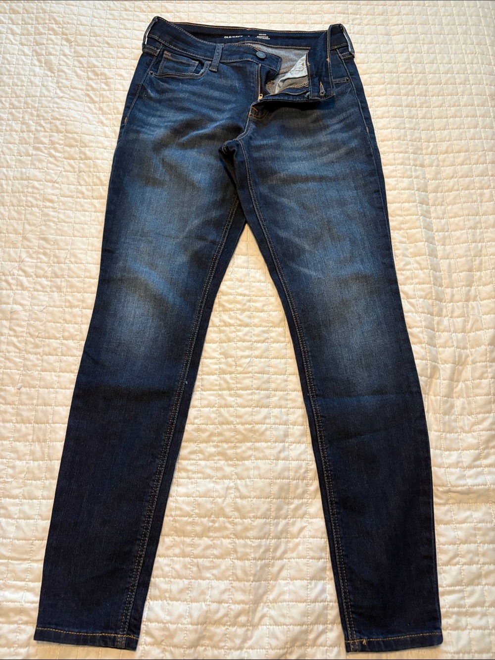 Old Navy Women’s Skinny Jeans in Dark Indigo Wash